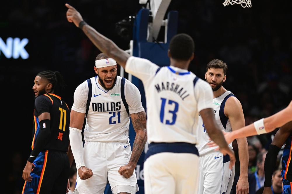 她还更加注 她还更加注